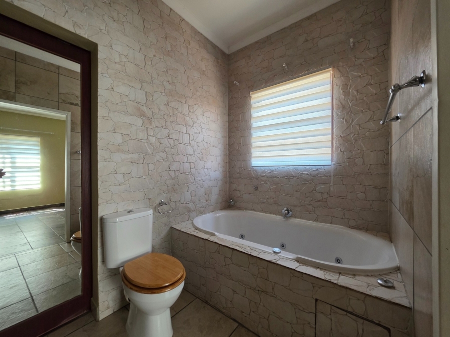 3 Bedroom Property for Sale in Waterkloof East North West